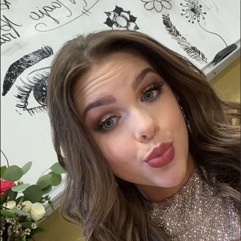 Meet your Posher, Madeline